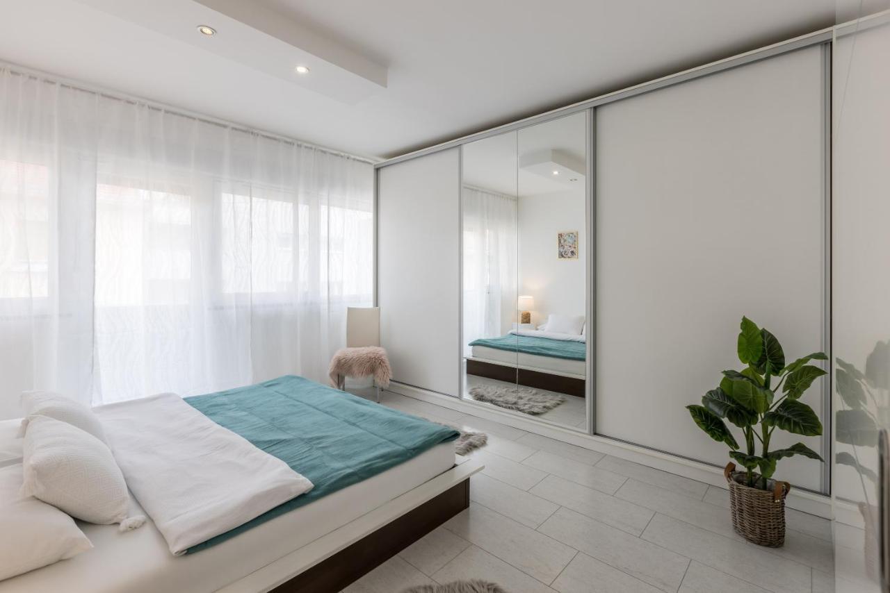 Doors Of West Appartement Split Buitenkant foto