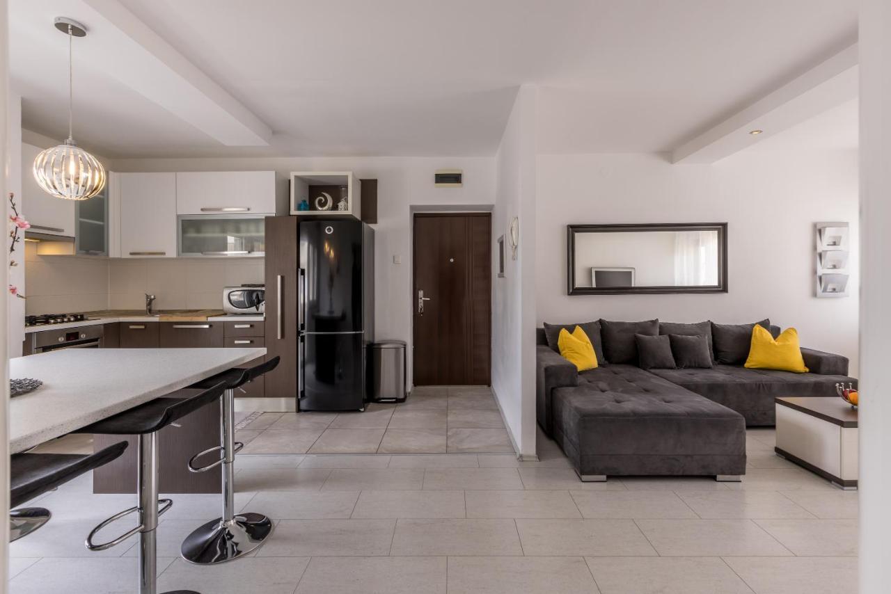Doors Of West Appartement Split Buitenkant foto